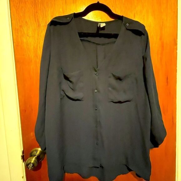 Divided Tops - Navy Blouse with Pockets and Buttoned Detail